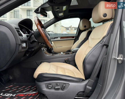 Серый Фольксваген Туарег, объемом двигателя 3 л и пробегом 228 тыс. км за 24900 $, фото 25 на Automoto.ua