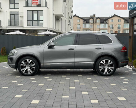 Серый Фольксваген Туарег, объемом двигателя 3 л и пробегом 228 тыс. км за 24900 $, фото 5 на Automoto.ua