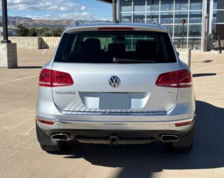 Серый Фольксваген Туарег, объемом двигателя 3 л и пробегом 76 тыс. км за 14000 $, фото 5 на Automoto.ua