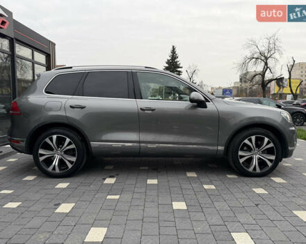 Серый Фольксваген Туарег, объемом двигателя 3 л и пробегом 228 тыс. км за 24900 $, фото 8 на Automoto.ua