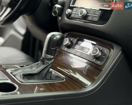 Сірий Фольксваген Туарег, об'ємом двигуна 3.6 л та пробігом 200 тис. км за 18500 $, фото 28 на Automoto.ua