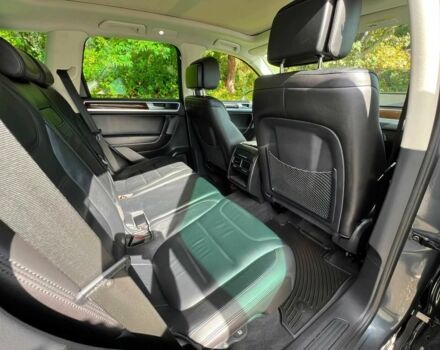 Серый Фольксваген Туарег, объемом двигателя 3 л и пробегом 74 тыс. км за 14700 $, фото 9 на Automoto.ua