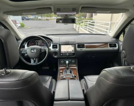 Серый Фольксваген Туарег, объемом двигателя 3 л и пробегом 72 тыс. км за 13600 $, фото 10 на Automoto.ua