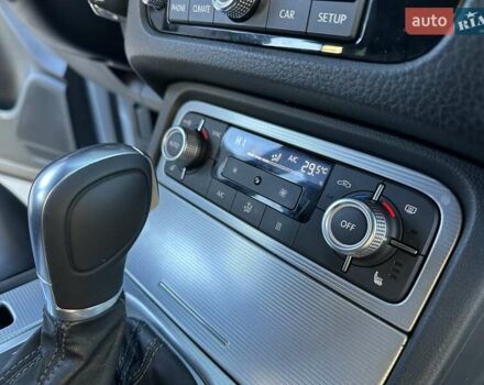 Серый Фольксваген Туарег, объемом двигателя 3 л и пробегом 193 тыс. км за 23450 $, фото 50 на Automoto.ua