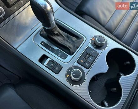 Серый Фольксваген Туарег, объемом двигателя 3 л и пробегом 193 тыс. км за 23450 $, фото 34 на Automoto.ua