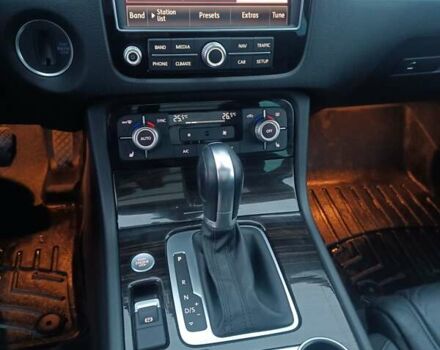 Серый Фольксваген Туарег, объемом двигателя 3.6 л и пробегом 165 тыс. км за 17500 $, фото 14 на Automoto.ua