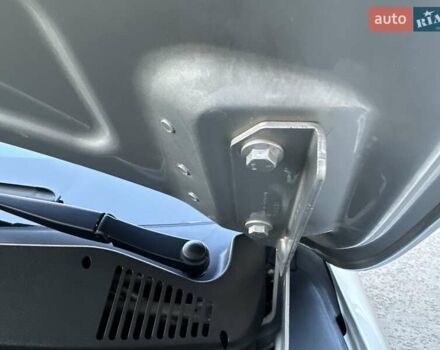 Серый Фольксваген Туарег, объемом двигателя 3 л и пробегом 193 тыс. км за 23450 $, фото 106 на Automoto.ua