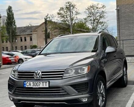 Серый Фольксваген Туарег, объемом двигателя 3 л и пробегом 190 тыс. км за 24000 $, фото 8 на Automoto.ua