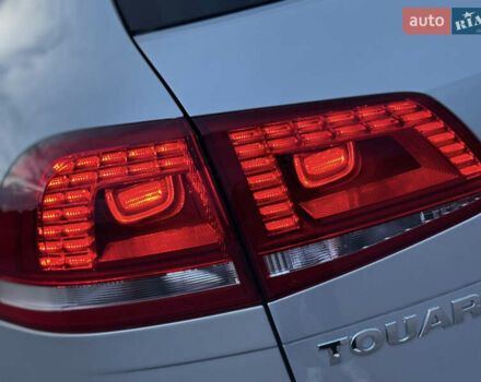 Серый Фольксваген Туарег, объемом двигателя 3 л и пробегом 205 тыс. км за 27500 $, фото 20 на Automoto.ua