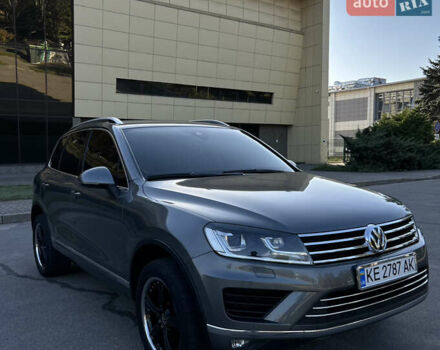 Сірий Фольксваген Туарег, об'ємом двигуна 2.97 л та пробігом 220 тис. км за 21400 $, фото 2 на Automoto.ua