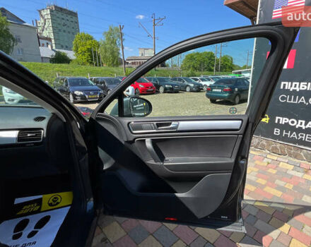 Серый Фольксваген Туарег, объемом двигателя 3 л и пробегом 158 тыс. км за 22900 $, фото 26 на Automoto.ua