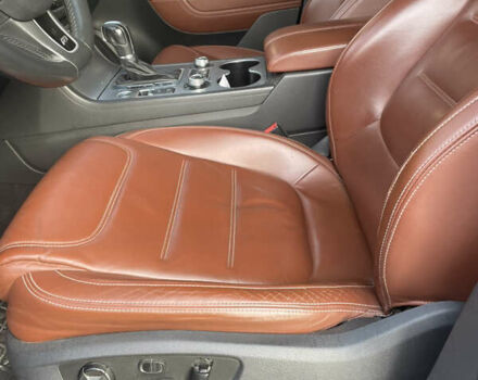 Серый Фольксваген Туарег, объемом двигателя 2.97 л и пробегом 266 тыс. км за 27999 $, фото 6 на Automoto.ua