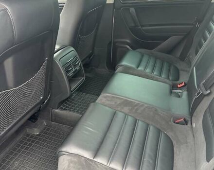 Серый Фольксваген Туарег, объемом двигателя 2.97 л и пробегом 196 тыс. км за 28000 $, фото 2 на Automoto.ua