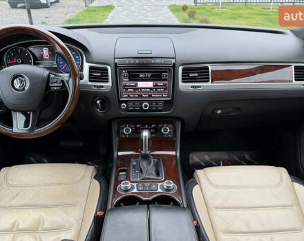 Серый Фольксваген Туарег, объемом двигателя 3 л и пробегом 228 тыс. км за 24900 $, фото 34 на Automoto.ua