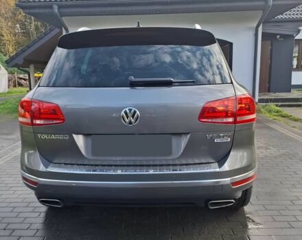Серый Фольксваген Туарег, объемом двигателя 3 л и пробегом 80 тыс. км за 13000 $, фото 4 на Automoto.ua