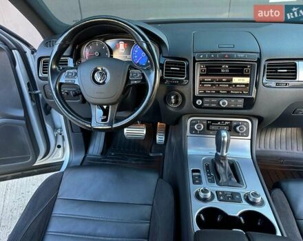 Серый Фольксваген Туарег, объемом двигателя 3 л и пробегом 193 тыс. км за 23450 $, фото 63 на Automoto.ua