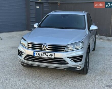 Серый Фольксваген Туарег, объемом двигателя 3 л и пробегом 193 тыс. км за 23450 $, фото 12 на Automoto.ua