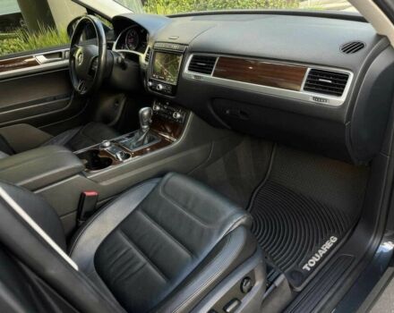 Серый Фольксваген Туарег, объемом двигателя 3 л и пробегом 72 тыс. км за 13600 $, фото 12 на Automoto.ua