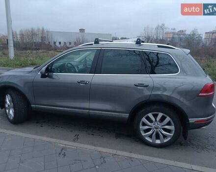 Серый Фольксваген Туарег, объемом двигателя 3.6 л и пробегом 165 тыс. км за 17500 $, фото 2 на Automoto.ua