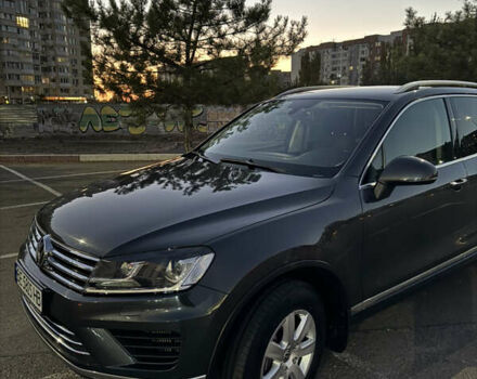 Серый Фольксваген Туарег, объемом двигателя 2.97 л и пробегом 186 тыс. км за 23500 $, фото 8 на Automoto.ua