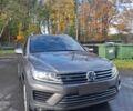Серый Фольксваген Туарег, объемом двигателя 3 л и пробегом 80 тыс. км за 13000 $, фото 1 на Automoto.ua