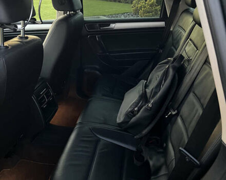 Серый Фольксваген Туарег, объемом двигателя 2.97 л и пробегом 200 тыс. км за 28500 $, фото 55 на Automoto.ua