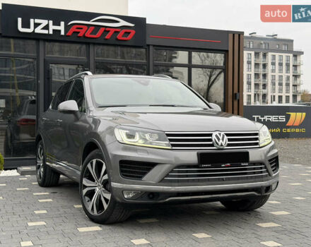 Серый Фольксваген Туарег, объемом двигателя 3 л и пробегом 228 тыс. км за 24900 $, фото 9 на Automoto.ua