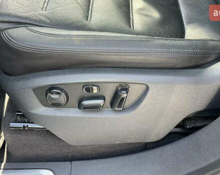 Серый Фольксваген Туарег, объемом двигателя 3 л и пробегом 173 тыс. км за 32000 $, фото 12 на Automoto.ua