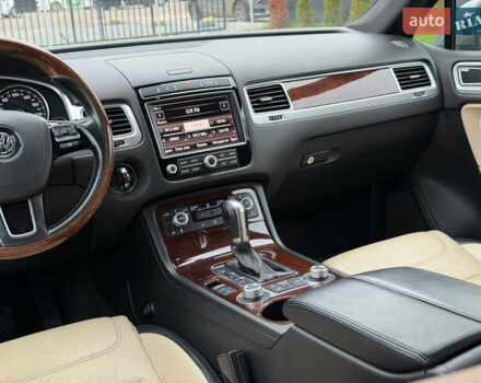 Серый Фольксваген Туарег, объемом двигателя 3 л и пробегом 228 тыс. км за 24900 $, фото 37 на Automoto.ua