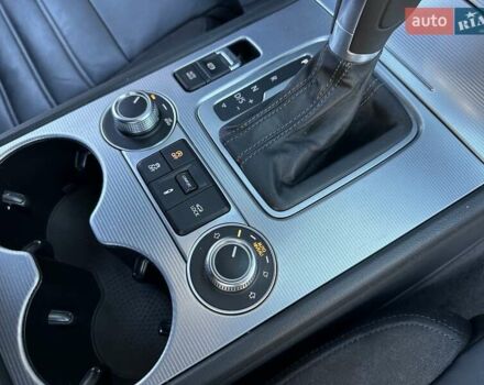 Серый Фольксваген Туарег, объемом двигателя 3 л и пробегом 193 тыс. км за 23450 $, фото 49 на Automoto.ua