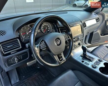 Серый Фольксваген Туарег, объемом двигателя 3 л и пробегом 193 тыс. км за 23450 $, фото 30 на Automoto.ua