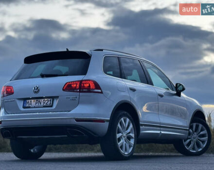 Серый Фольксваген Туарег, объемом двигателя 3 л и пробегом 205 тыс. км за 27500 $, фото 34 на Automoto.ua