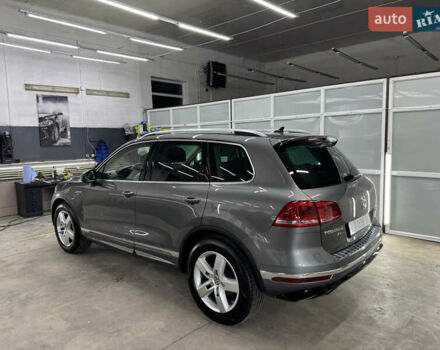 Сірий Фольксваген Туарег, об'ємом двигуна 2.97 л та пробігом 104 тис. км за 29900 $, фото 5 на Automoto.ua