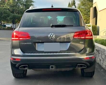 Сірий Фольксваген Туарег, об'ємом двигуна 3 л та пробігом 71 тис. км за 10000 $, фото 4 на Automoto.ua