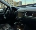 Серый Фольксваген Туарег, объемом двигателя 3 л и пробегом 190 тыс. км за 24000 $, фото 20 на Automoto.ua