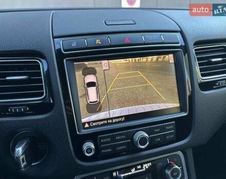 Серый Фольксваген Туарег, объемом двигателя 3 л и пробегом 193 тыс. км за 23450 $, фото 107 на Automoto.ua