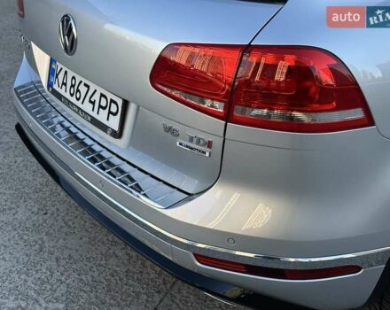 Серый Фольксваген Туарег, объемом двигателя 3 л и пробегом 193 тыс. км за 23450 $, фото 24 на Automoto.ua