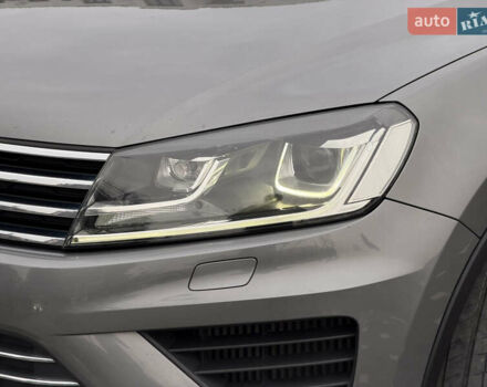 Серый Фольксваген Туарег, объемом двигателя 3 л и пробегом 228 тыс. км за 24900 $, фото 12 на Automoto.ua