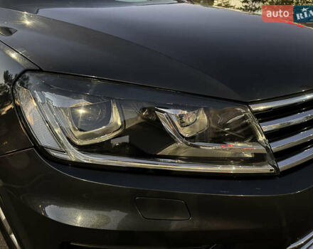 Серый Фольксваген Туарег, объемом двигателя 2.97 л и пробегом 186 тыс. км за 23500 $, фото 10 на Automoto.ua