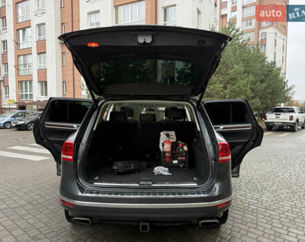 Сірий Фольксваген Туарег, об'ємом двигуна 3.6 л та пробігом 220 тис. км за 21777 $, фото 19 на Automoto.ua