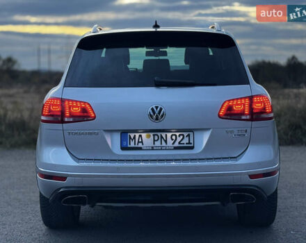 Серый Фольксваген Туарег, объемом двигателя 3 л и пробегом 205 тыс. км за 27500 $, фото 7 на Automoto.ua