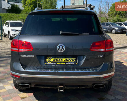 Серый Фольксваген Туарег, объемом двигателя 3 л и пробегом 158 тыс. км за 22900 $, фото 5 на Automoto.ua