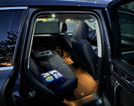 Серый Фольксваген Туарег, объемом двигателя 2.97 л и пробегом 186 тыс. км за 23500 $, фото 5 на Automoto.ua