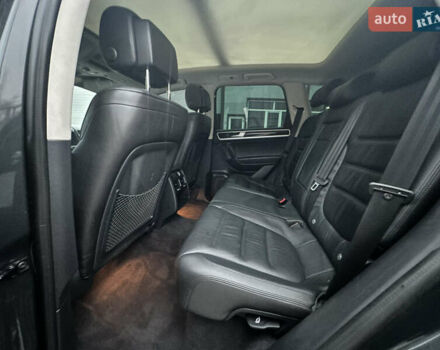 Серый Фольксваген Туарег, объемом двигателя 2.97 л и пробегом 268 тыс. км за 19700 $, фото 15 на Automoto.ua