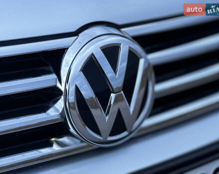 Серый Фольксваген Туарег, объемом двигателя 3 л и пробегом 205 тыс. км за 27500 $, фото 14 на Automoto.ua