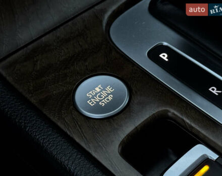 Серый Фольксваген Туарег, объемом двигателя 3 л и пробегом 205 тыс. км за 27500 $, фото 62 на Automoto.ua