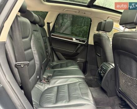 Сірий Фольксваген Туарег, об'ємом двигуна 3.6 л та пробігом 200 тис. км за 18500 $, фото 32 на Automoto.ua