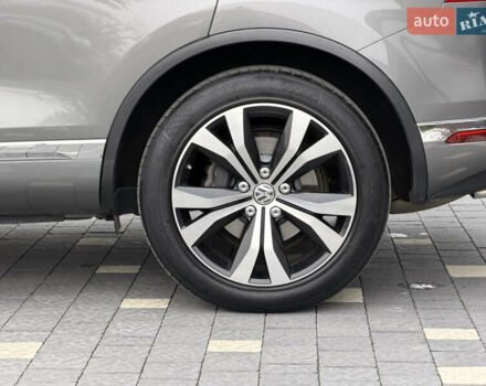 Серый Фольксваген Туарег, объемом двигателя 3 л и пробегом 228 тыс. км за 24900 $, фото 7 на Automoto.ua