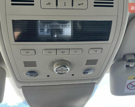 Серый Фольксваген Туарег, объемом двигателя 3 л и пробегом 173 тыс. км за 32000 $, фото 18 на Automoto.ua