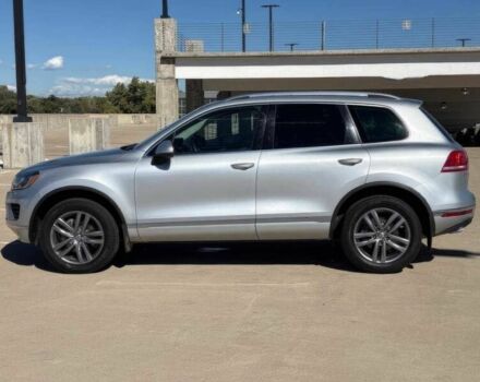 Серый Фольксваген Туарег, объемом двигателя 3 л и пробегом 76 тыс. км за 14000 $, фото 3 на Automoto.ua